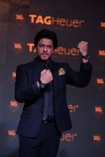 Shah Rukh Khan unveils Tag Heuer_s Golden Carrera watch collection in Taj Land_s End, Mumbai on 3rd March 2014 (180)_5315a795b0f0e.JPG