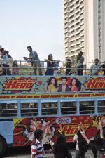 Varun Dhawan, Nargis Fakhri promote Main Tera Hero in an open bus in Malad, Mumbai on 4th March 2014 (60)_5316ca69c8423.JPG