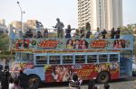 Varun Dhawan, Nargis Fakhri promote Main Tera Hero in an open bus in Malad, Mumbai on 4th March 2014 (62)_5316ca6b1c71d.JPG