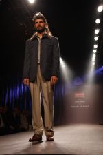 Model walks for Cool Wool show in Delhi on 6th March 2014 (47)_5319cbc086208.JPG