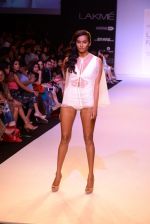 Model walk for Nikhil Thampi Show at LFW 2014 Day 1 in Grand Hyatt, Mumbai on 12th March 2014 (41)_53204efe9ba1b.JPG