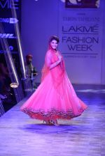  Jacqueline Fernandez walk for Tarun Tahiliani Show at LFW 2014 Day 1 in Grand Hyatt, Mumbai on 12th March 2014 (164)_5321842d85fae.JPG