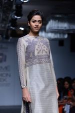 Model walk for Ragini Ahuja Show at LFW 2014 Day 1 in Grand Hyatt, Mumbai on 12th March 2014 (128)_532180870e301.JPG