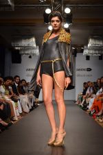 Model walk for Swagger by Saj Jabong Show at LFW 2014 Day 1 in Grand Hyatt, Mumbai on 12th March 2014 (206)_532183f535455.JPG