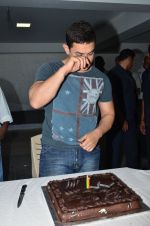 Aamir Khan celebrates bday with media in Mumbai on 14th March 2014 (9)_5322e49a76f50.JPG