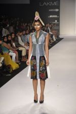 Model walk for N and S Gaia Show at LFW 2014 Day 3 in Grand Hyatt, Mumbai on 14th March 2014 (66)_5322e40fed521.JPG