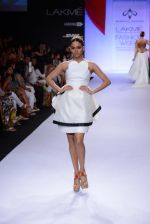 Model walk for Swapnil Shinde Show at LFW 2014 Day 3 in Grand Hyatt, Mumbai on 14th March 2014 (91)_5322e3cac9eef.JPG
