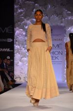 Model walk for Anita Dongre Show at LFW 2014 Day 3 in Grand Hyatt, Mumbai on 14th March 2014 (135)_53243ce3f1a3f.JPG