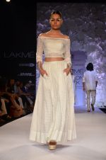 Model walk for Anita Dongre Show at LFW 2014 Day 3 in Grand Hyatt, Mumbai on 14th March 2014 (152)_53243cea5a459.JPG