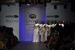 Model walk for Arman and Aiman Show at LFW 2014 Day 3 in Grand Hyatt, Mumbai on 14th March 2014 (108)_53242eabd0839.JPG