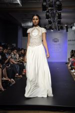 Model walk for Arman and Aiman Show at LFW 2014 Day 3 in Grand Hyatt, Mumbai on 14th March 2014 (5)_53242e792aedc.JPG