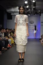 Model walk for Arman and Aiman Show at LFW 2014 Day 3 in Grand Hyatt, Mumbai on 14th March 2014 (52)_53242e930b757.JPG