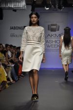 Model walk for Arman and Aiman Show at LFW 2014 Day 3 in Grand Hyatt, Mumbai on 14th March 2014 (63)_53242e9748744.JPG