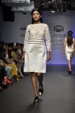 Model walk for Arman and Aiman Show at LFW 2014 Day 3 in Grand Hyatt, Mumbai on 14th March 2014 (64)_53242e97a45cf.JPG