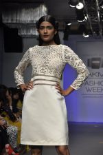 Model walk for Arman and Aiman Show at LFW 2014 Day 3 in Grand Hyatt, Mumbai on 14th March 2014 (69)_53242e99d9f73.JPG