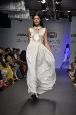 Model walk for Arman and Aiman Show at LFW 2014 Day 3 in Grand Hyatt, Mumbai on 14th March 2014 (71)_53242e9a94aa6.JPG