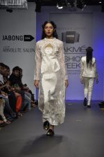 Model walk for Arman and Aiman Show at LFW 2014 Day 3 in Grand Hyatt, Mumbai on 14th March 2014 (89)_53242ea178c3c.JPG