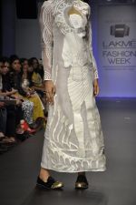 Model walk for Arman and Aiman Show at LFW 2014 Day 3 in Grand Hyatt, Mumbai on 14th March 2014 (96)_53242ea469b40.JPG