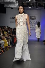 Model walk for Arman and Aiman Show at LFW 2014 Day 3 in Grand Hyatt, Mumbai on 14th March 2014 (99)_53242ea75a03c.JPG