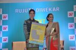Kareena Kapoor at Rujuta Diwekar_s book launch in Mumbai on 15th March 2014 (32)_53251595657ed.JPG