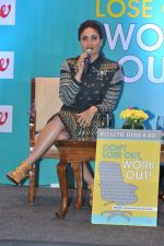 Kareena Kapoor at Rujuta Diwekar_s book launch in Mumbai on 15th March 2014 (44)_5325159897955.JPG