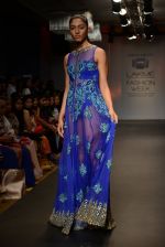 Model walk for Arpita Mehta Show at LFW 2014 Day 4 in Grand Hyatt, Mumbai on 15th March 2014 (42)_53259b3ecdc26.JPG