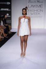 Model walk for Zhen and Mossi Show at LFW 2014 Day 4 in Grand Hyatt, Mumbai on 15th March 2014 (26)_53251294ea71a.JPG
