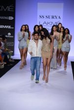 Sonal Chauhan walk for SS Surya Show at LFW 2014 Day 5 in Grand Hyatt, Mumbai on 16th March 2014 (39)_5326d0a3bee04.JPG