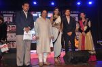 Sonam Kapoor, Anup Jalota at the launch of Kuch Dil Ne Kaha Ghazal Album in Mumbai on 18th March 2014 (42)_5329245b55ef9.JPG