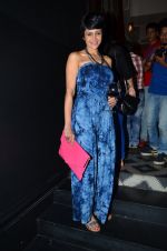 Mandira Bedi at the launch of chef Vicky Ratnani_s book in Nido, Mumbai on 20th March 2014 (56)_532c2b24e8e0e.JPG