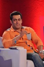 Salman Khan at CNN IBN Veer event in Lalit Hotel, Mumbai on 23rd March 2014 (108)_53301e42843ad.JPG
