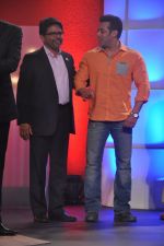 Salman Khan at CNN IBN Veer event in Lalit Hotel, Mumbai on 23rd March 2014 (114)_53301e228b0cb.JPG