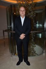 Anupam Kher at Times Now NRI Awards in Mumbai on 24th March 2014 (36)_53316c36c52d4.JPG