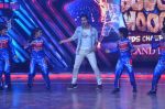 Varun Dhawan on the sets of Boogie Woggie grand finale in Malad, Mumbai on 25th March 2014 (66)_5332c4af874db.JPG