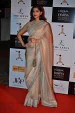 Sonam Kapoor at Loreal Paris Women Awards in Mumbai on 27th March 2014 (39)_5335b615f177f.JPG