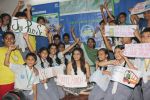 Raveen Tandon celebrates Earth Hour 2014-Batti Bandh with Tata Power_s Club Enerji students from Rizvifield on 28th March 2014 (1)_533667cb35ac5.JPG