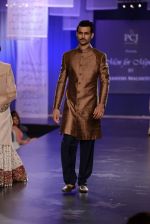 Model walk the ramp for Manish Malhotra Show Men for Mijwan in Mumbai on 1st April 2014 (86)_533bee0d99575.JPG
