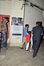 Akshay Kumar snapped with son Aarav and Vikas Oberoi as they watch Captain America in PVR, Mumbai on 6th April 2014 (3)_534299868a5b3.JPG