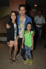 Varun Dhawan snapped with fans in PVR, Mumbai on 5th April 2014 (5)_5342acc8a6bbc.JPG