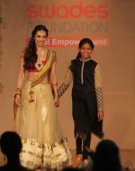 Malaika Arora at Swades Foundation_s fashion show with Raigadh villager_534a025e08ddb.JPG