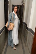 Sona Mohapatra at Aamir Khan_s sister Nikhat Khan art showcase in Cymroza art gallery, Mumbai on 11th April 2014 (61)_534a003aa31ae.JPG