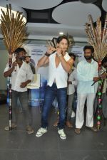 Tiger Shroff at Heropanti song launch in Andheri, Mumbai on 12th April 2014 (196)_534a1bded5b1e.JPG