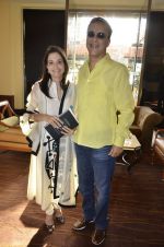 Vidhu Vinod Chopra at Prem Chopra_s autobiography by Rakita Nanda in J W Marriott, Mumbai on 12th April 2014 (35)_534a2c373f3fe.JPG
