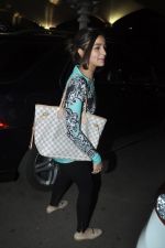 Alia Bhatt snapped at airport after they return from Delhi on 16th April 2014 (16)_534f46255a4ce.JPG