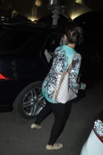 Alia Bhatt snapped at airport after they return from Delhi on 16th April 2014 (17)_534f462b52b10.JPG