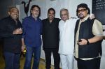 Rakesh Mehra, Gulzar, Shankar Mahadevan at Siddharth Mahadevan_s bash in Olive, Mumbai on 16th April 2014 (11)_534f574e29085.JPG