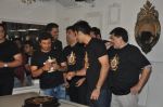 Vikramaditya Motwane, Vijay Singh, Karan Johar, Vikas Bahl, Ranbir Kapoor, Anurag Kashyap at Wrap-up bash of Bombay Velvet in Mumbai on 16th April 2014 (1)_534fafad4e4d7.JPG