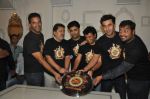 Vikramaditya Motwane, Vijay Singh, Karan Johar, Vikas Bahl, Ranbir Kapoor, Anurag Kashyap at Wrap-up bash of Bombay Velvet in Mumbai on 16th April 2014 (125)_534fafd6607c4.JPG