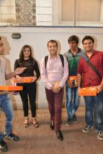 Chetan Bhagat promote 2 states at Go mad over donuts in Mumbai on 17th April 2014 (78)_535172489a8ce.jpg
