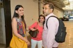 Chetan Bhagat promote 2 states at Go mad over donuts in Mumbai on 17th April 2014 (88)_5351726c8a474.jpg